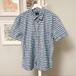 American Eagle Pattern Chambray Short Sleeve Shirt
